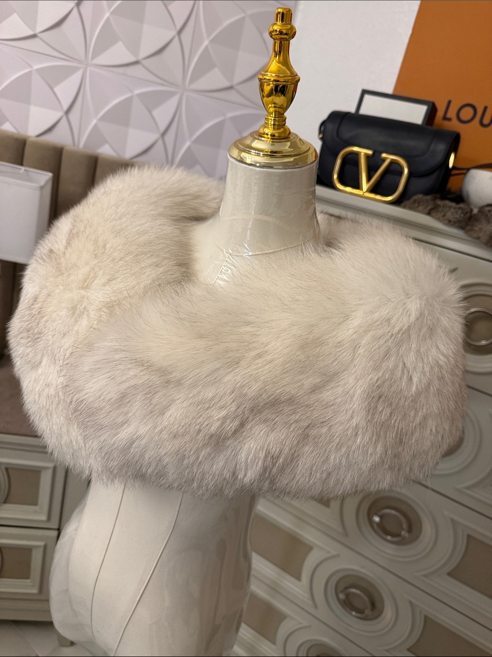 Saga fox blue fox fur shawl